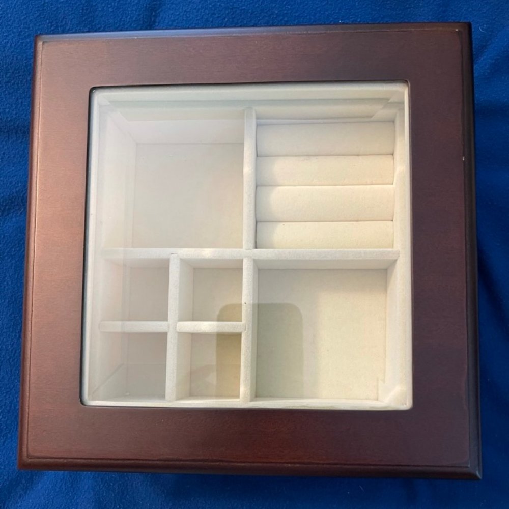 Beautiful Wallace Silversmith Mahogany Jewelry Box